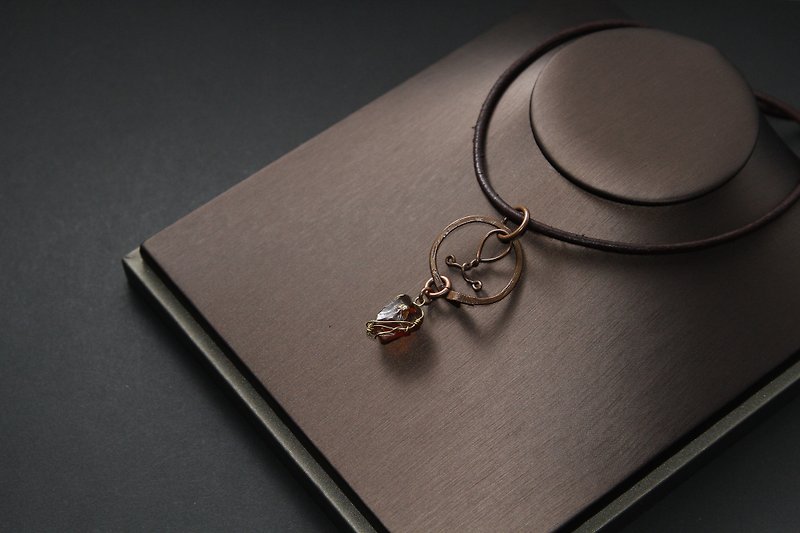 【Series of amber】Exclusive Myanmar amber 3 in 1 pendants (made shine with agate) - สร้อยคอ - เครื่องเพชรพลอย สีส้ม