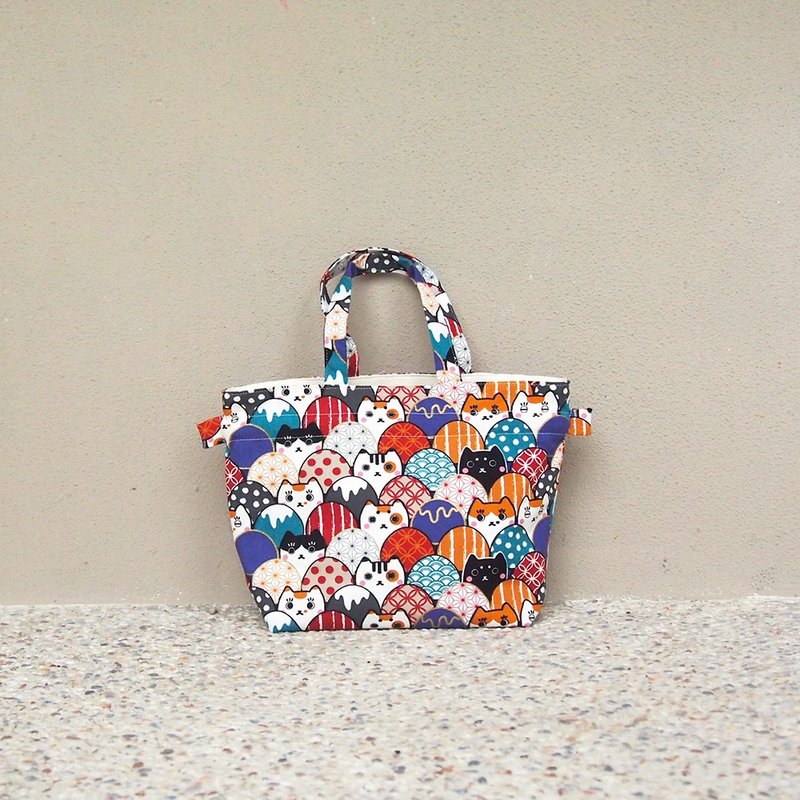 日式貓貓款 手工手提袋 外出袋 束口袋 - 手袋/手提包 - 棉．麻 紅色