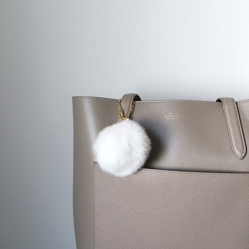 [Bag charm] White Real Rabbit Fur with a bird charm bringing - อื่นๆ - วัสดุอื่นๆ ขาว