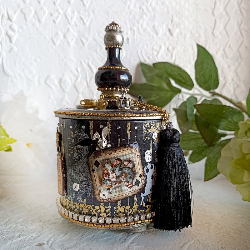 Black Jewelry Box, Alice in Wonderland,Cheshire cat, Mad Hatter box,White rabbit - 居家收納/收納盒/儲物盒 - 木頭 黑色