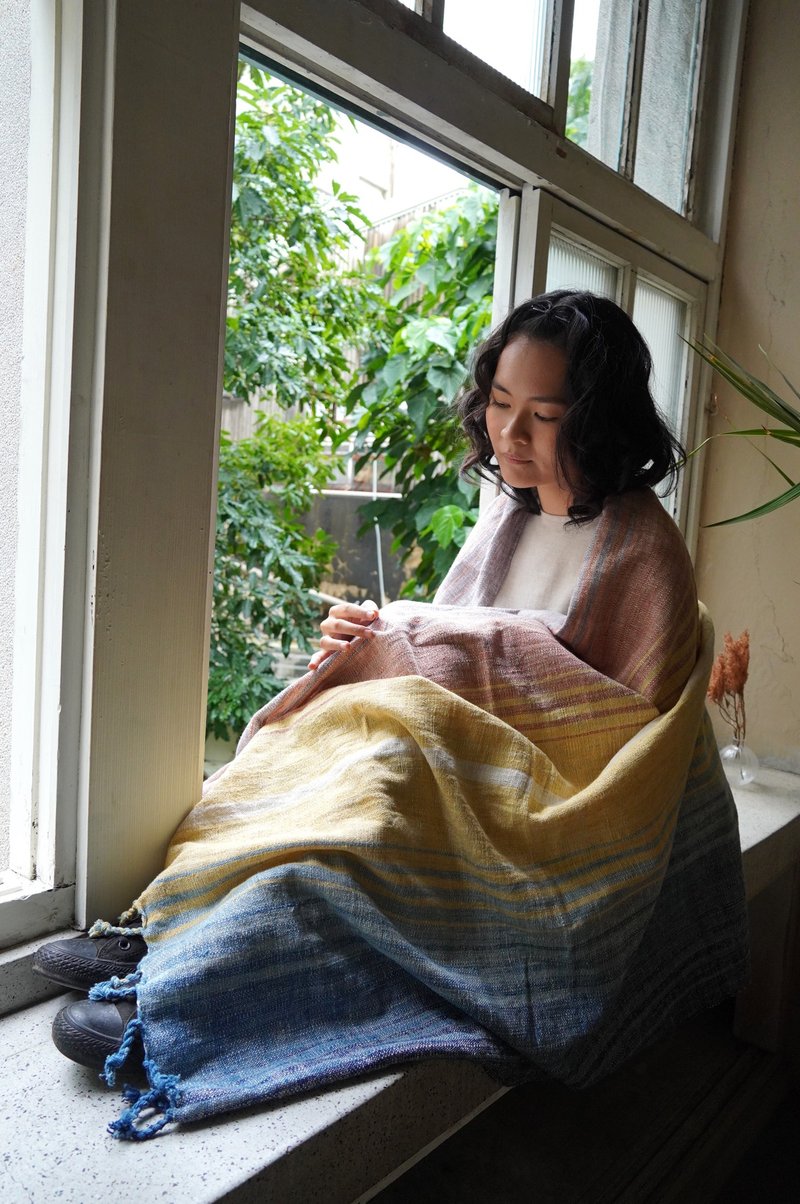 彩虹//手捻手織。純棉植物染厚實大披巾 - 圍巾/披肩 - 棉．麻 多色