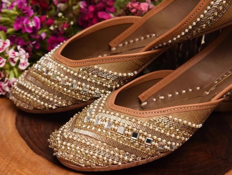 Coffee gold Indian retro delicate crystal sequins beaded handmade shoes - อื่นๆ - หนังแท้ สีนำ้ตาล