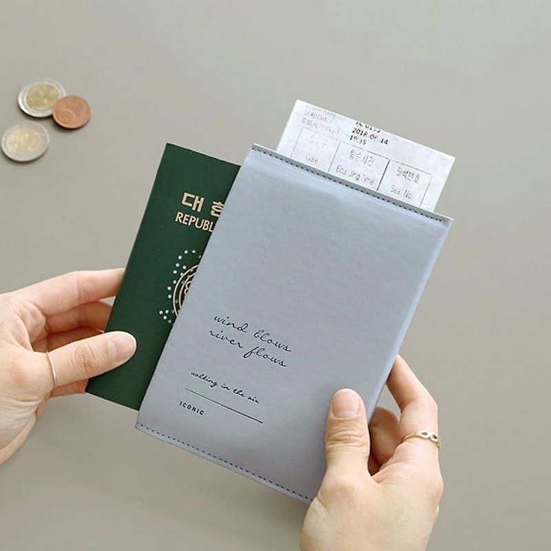 ICONIC Gold Buckle Passbook Passport Short Clip - Iron Grey Blue, ICO52637 - ที่เก็บพาสปอร์ต - หนังเทียม สีน้ำเงิน