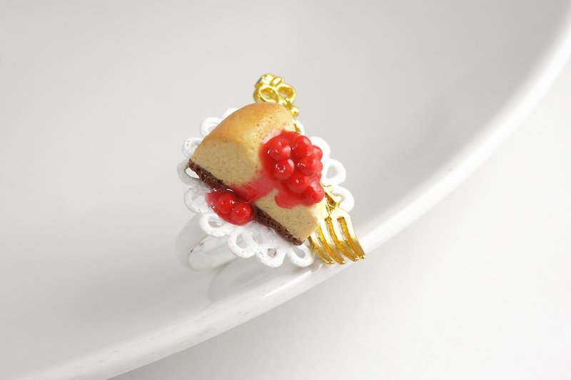 ｜Berry Cheesecake｜ Polymer Clay Ring - แหวนทั่วไป - ดินเหนียว 