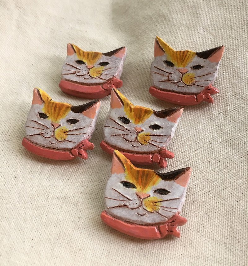 Mikuri cat brooch - Brooches - Pottery Brown