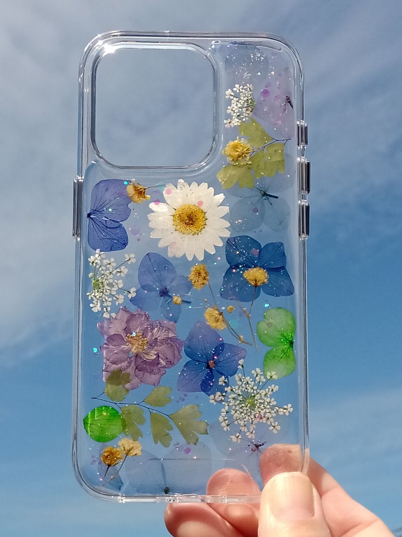 手作押花手機保護殼| iPhone 15 Pro | 浪漫紫色款 - 手機殼/手機套 - 塑膠 多色
