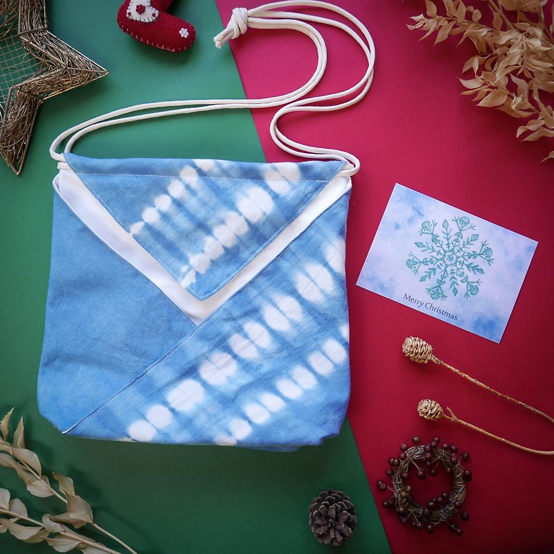 [Xmas gifts package] Free shipping in HK&Macau Handmade Tie dye  Kimono bag / hand bag / shoulder bag + Christmas Card - กระเป๋าแมสเซนเจอร์ - ผ้าฝ้าย/ผ้าลินิน สีน้ำเงิน
