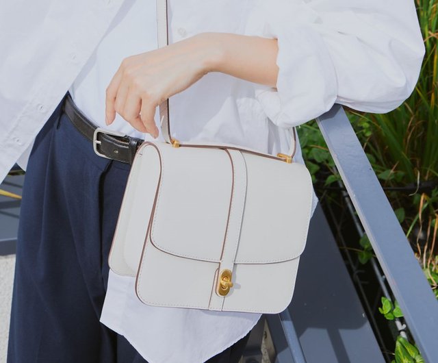 Snow white crossbody online bag