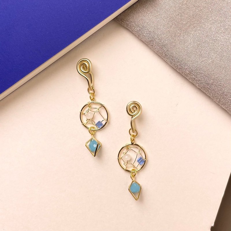 Diamond-shaped space-time dream catcher painless Clip-On/ sky blue - ต่างหู - โลหะ 