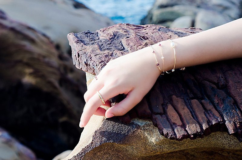 Xinggui - burgundy garnet bracelet - Bracelets - Gemstone Red