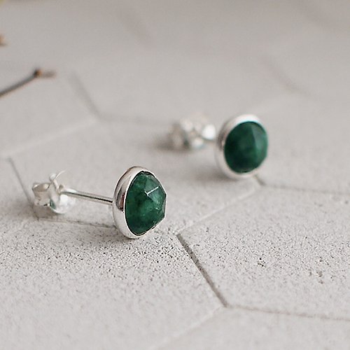 BLUMA銀飾 祖母綠簡約小圓純銀耳環 | 印度天然石 水晶原礦 奢華高貴 禮物