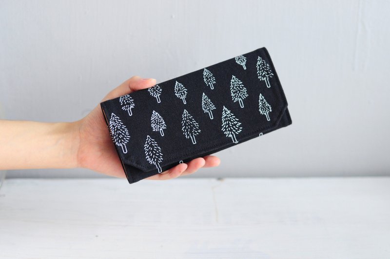 Handmade Canvas Wallet-Black tree - กระเป๋าสตางค์ - กระดาษ สีดำ