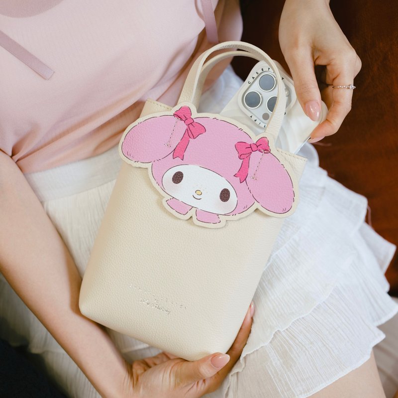 【CROSSOVER】Samuel Ashley x My Melody Leather Phone Pouch - Beige - กระเป๋าแมสเซนเจอร์ - หนังแท้ ขาว