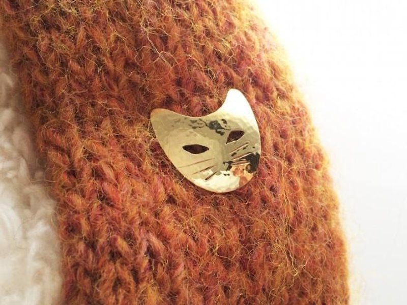 Cat Face [M] Brass Forged Pin Badge - Brooches - Other Metals Gold