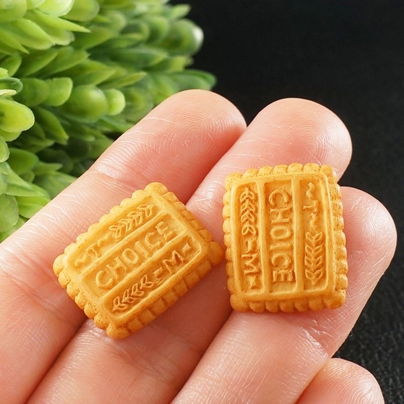 Tiny Cookie Studs Cute Kawaii Food Dessert Stainless Steel Stud Earrings Jewelry - 耳環/耳夾/耳骨夾 - 不鏽鋼 橘色