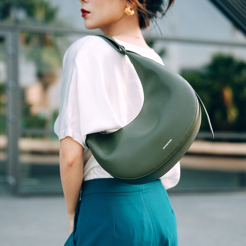 [Versatile for Commuting] LUCY Genuine Leather Meniscus Bag Armpit/Shoulder/Crossbody Three-Purpose Olive Green - กระเป๋าแมสเซนเจอร์ - หนังแท้ สีเขียว