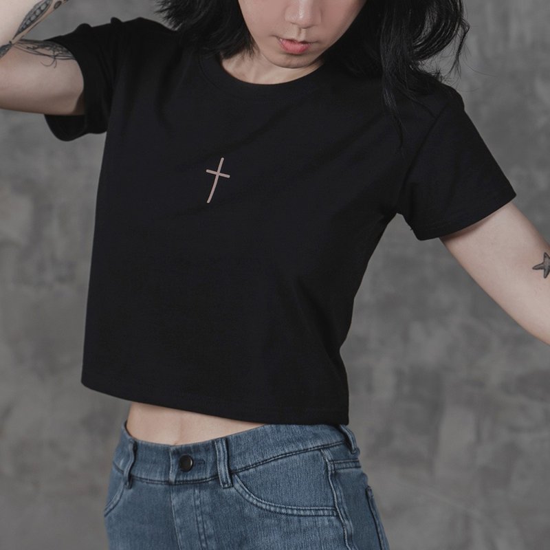 【New Product】Small Cross Short Top - เสื้อยืดผู้หญิง - ผ้าฝ้าย/ผ้าลินิน สีดำ