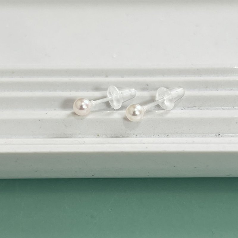 Single pearl stud earrings 3.5-4mm baby pearls ceramic Made in Japan - Earrings & Clip-ons - Pearl White