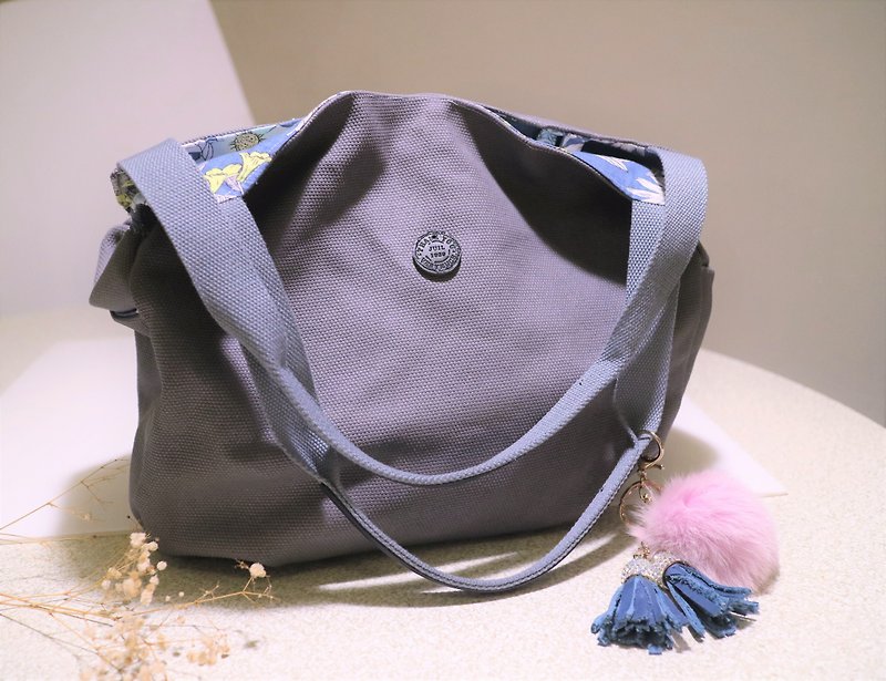 handmade gray canvas handbag - กระเป๋าถือ - ผ้าฝ้าย/ผ้าลินิน สีเทา