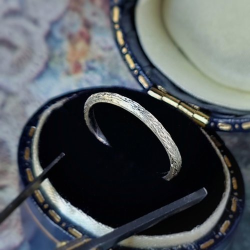 Tamasii Jewellery 人手批花雕刻 樹皮紋 純銀 幼戒指 傳統工藝