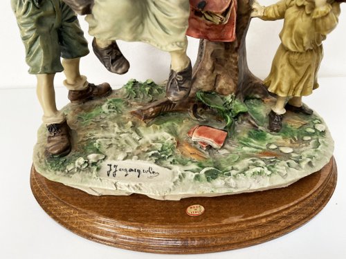 カポディモンテ – ブランコに乗る子供たちの大きな彫刻 - ショップ