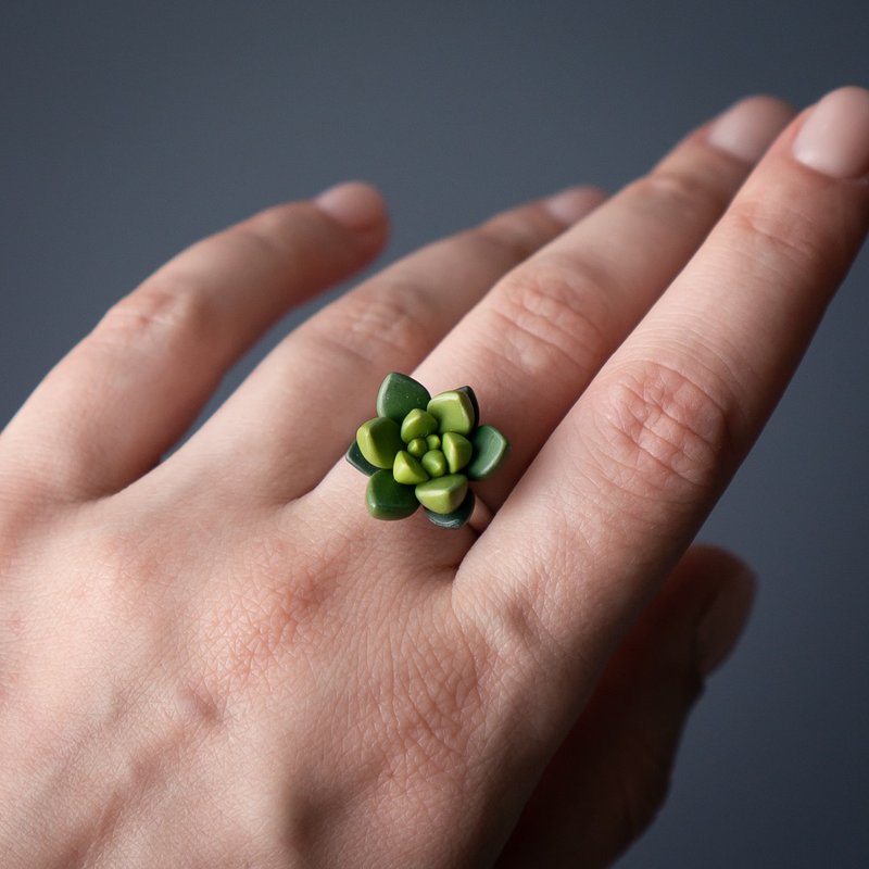 Green sedum ring - 戒指 - 其他材質 綠色