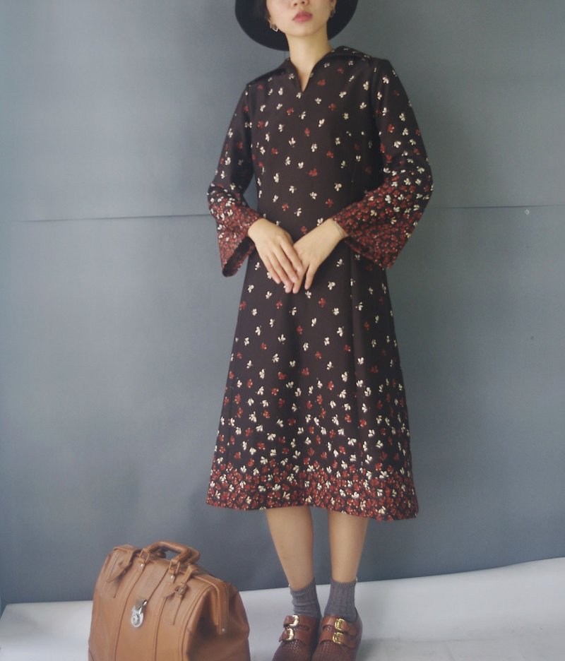 Treasure Hunting - Sweden finds 50s deep coffee floral trumpet sleeves retro dress has been booked not to place an order - One Piece Dresses - Polyester Brown