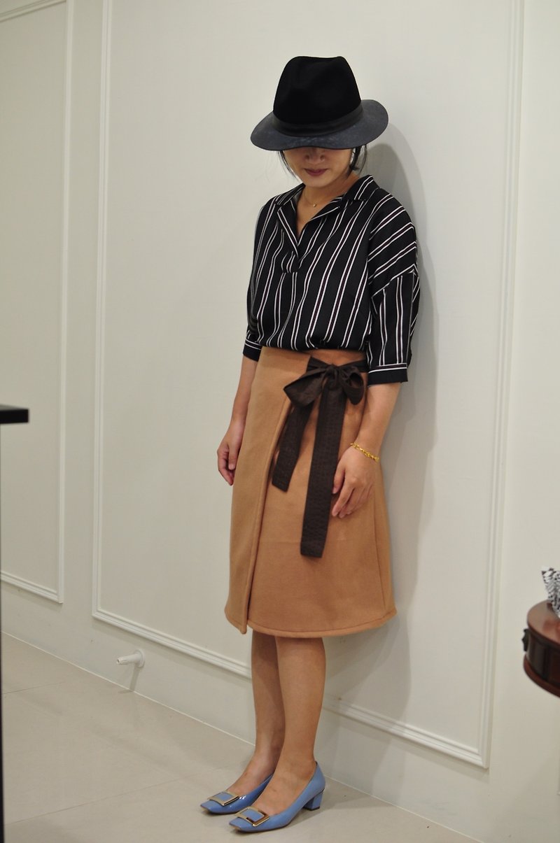 Flat 135 90%Wool Skirt Midi Skirt with pockets - กระโปรง - ขนแกะ สีนำ้ตาล