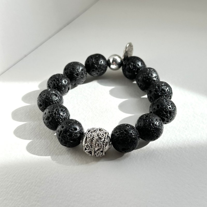 [Courage and Strength] Volcanic Rock Natural Ore Safety Lock Silver Bracelet Dreams and Action Test - สร้อยข้อมือ - หิน สีดำ