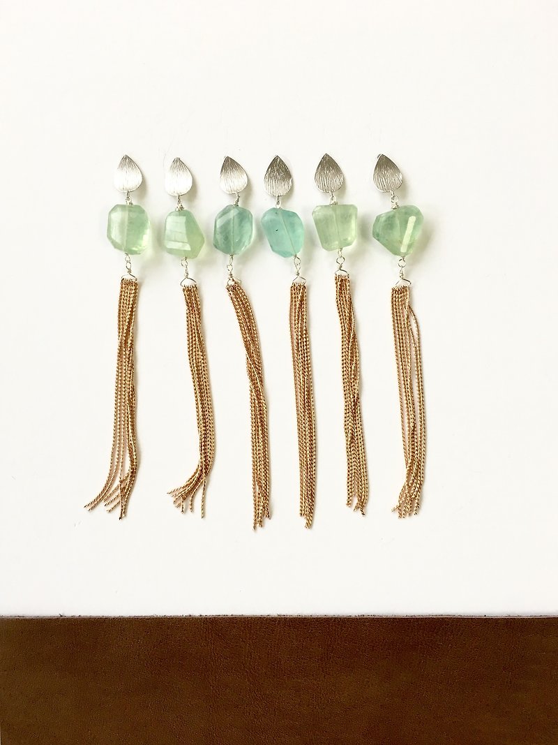 Fluorite Long tassel and leaf earring - 耳環/耳夾 - 石頭 綠色