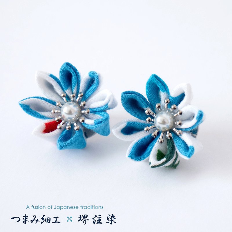 Flower earing Japanese traditional craft Tsumamizaiku with SakaiChusen dyeing(Bl - Earrings & Clip-ons - Cotton & Hemp Blue