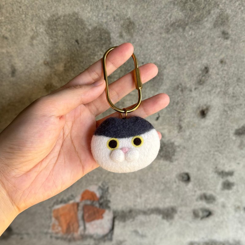 Jarhead Cat Charm Handmade Wool Felt Keychain - เข็มกลัด/พิน - ขนแกะ 