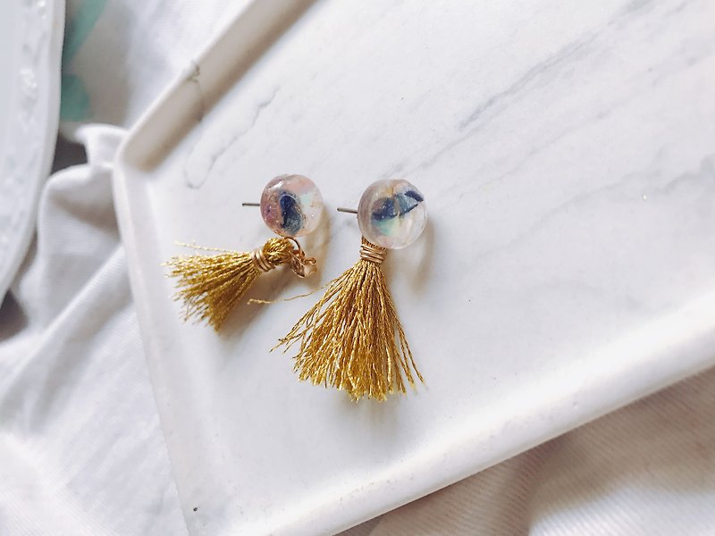 Golden Meteor Fringe Earrings - ต่างหู - งานปัก สีทอง