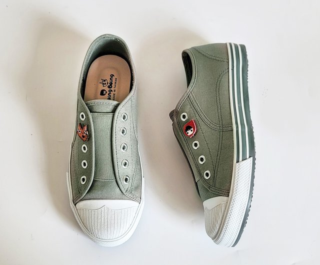 Womens wide canvas on sale slip on shoes