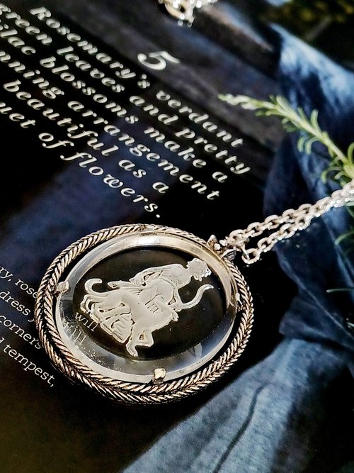 老時光製造所 vintage jewelry AVON 玻璃凹版浮雕狩獵女神 項鍊
