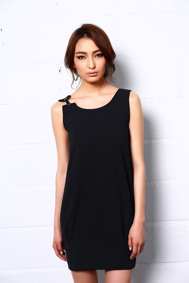 單邊扣簡約背心泡形裙黑色 - 洋裝/連身裙 - 聚酯纖維 黑色