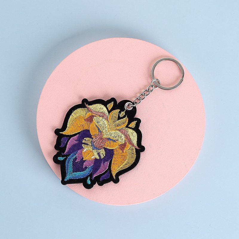 Embroidered Keychain - Lion Keychain (Golden Onion) - Keychains - Thread 