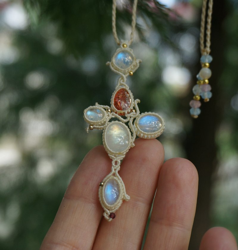 | Listening to the wind | Original design Stone sunstone pendant necklace multi-wearing - สร้อยคอ - เครื่องเพชรพลอย ขาว