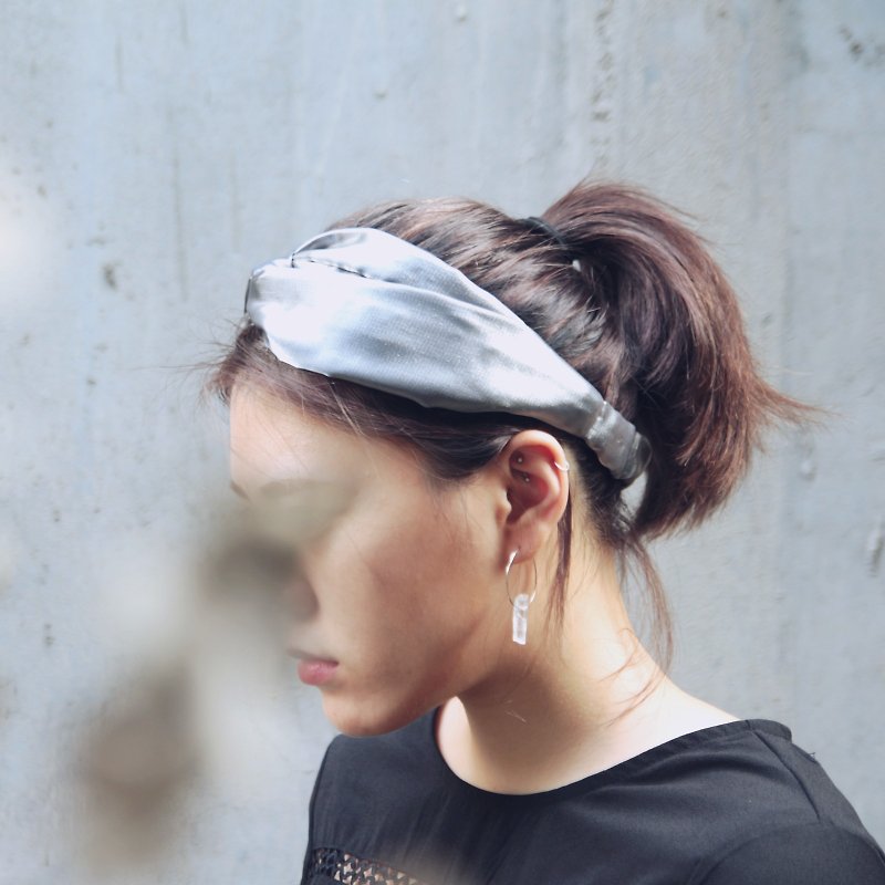 Aurora / metallic silver / CD fabric / elastic ribbon manually cross _Aurora // flash duotone fiber / silver / Viscose / Taiwan Hand made hair band - เครื่องประดับผม - ผ้าไหม สีเทา