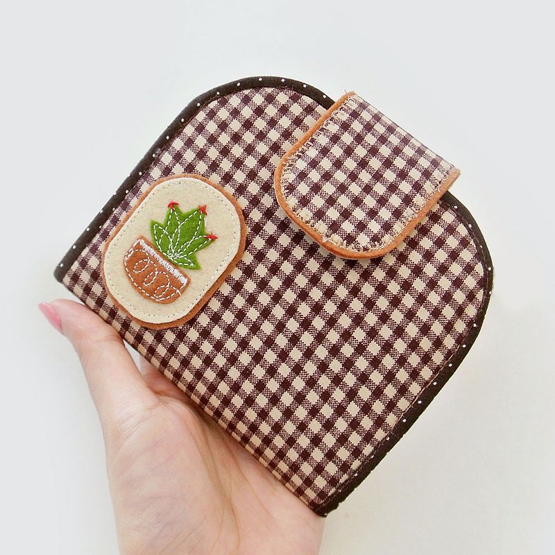 Card Holder Wallet, Keychain Wallet, Small Wallet, Change Purse - Cactus Lover - 財布 - コットン・麻 ブラウン