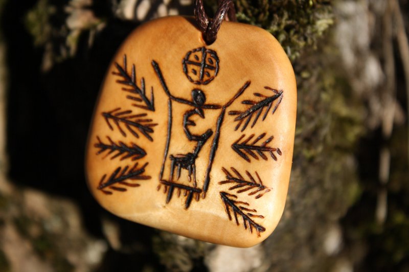 Shaman Ancient symbol Pyrographed Primeval shamanic tambourine Pendant - 項鍊 - 木頭 