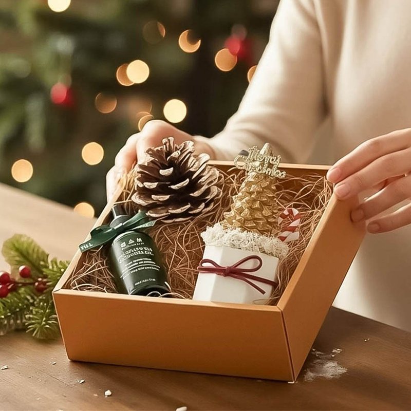 Make wishes シャンパンゴールドミニクリスマスツリーディフューザーギフトボックス（30mlブランドアロマオイル付き） - アロマ・線香 - 寄せ植え・花 カーキ