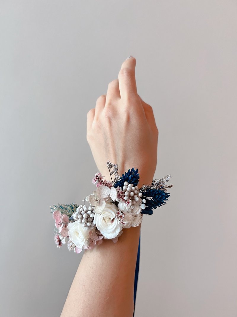 Wrist flower (dried flower/everlasting flower) - snow white style - Corsages - Plants & Flowers Blue