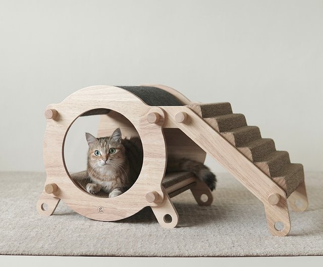 Stair cat outlet scratcher