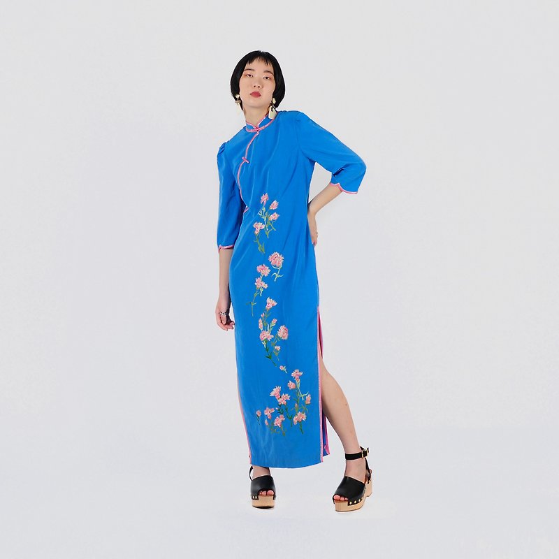 [Egg plant vintage] Ultramarine carnation embroidery vintage cheongsam - Qipao - Polyester Blue