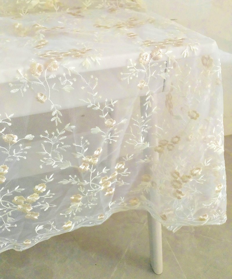 メッシュ刺繡テーブルクロステーブルマットウェディングテーブルクロス - ランチョンマット - その他の素材 