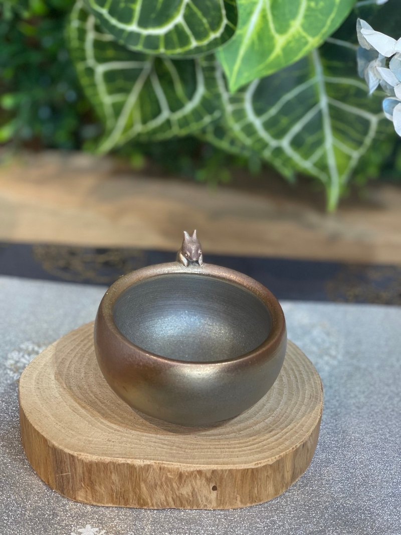 手捏兔子柴燒杯 - 其他杯子 - 陶 