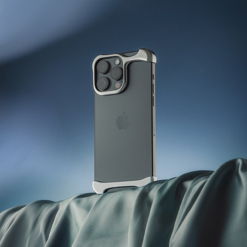 ARC | Arc Pulse iPhone 16 Pro 手機殼 鏡面銀 - 手機殼/手機套 - 鋁合金 銀色