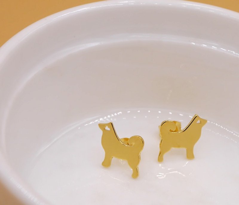 Handmade Little Dog earring - 18K Gold plated on brass Little Me by CASO - 耳環/耳夾 - 其他金屬 金色