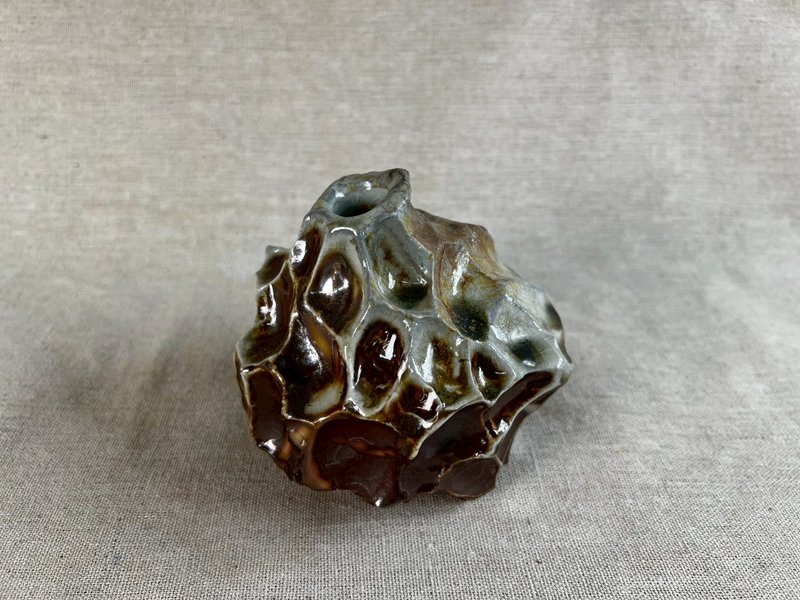 風化刮花柴燒花器-4 - 花瓶/花器 - 陶 咖啡色